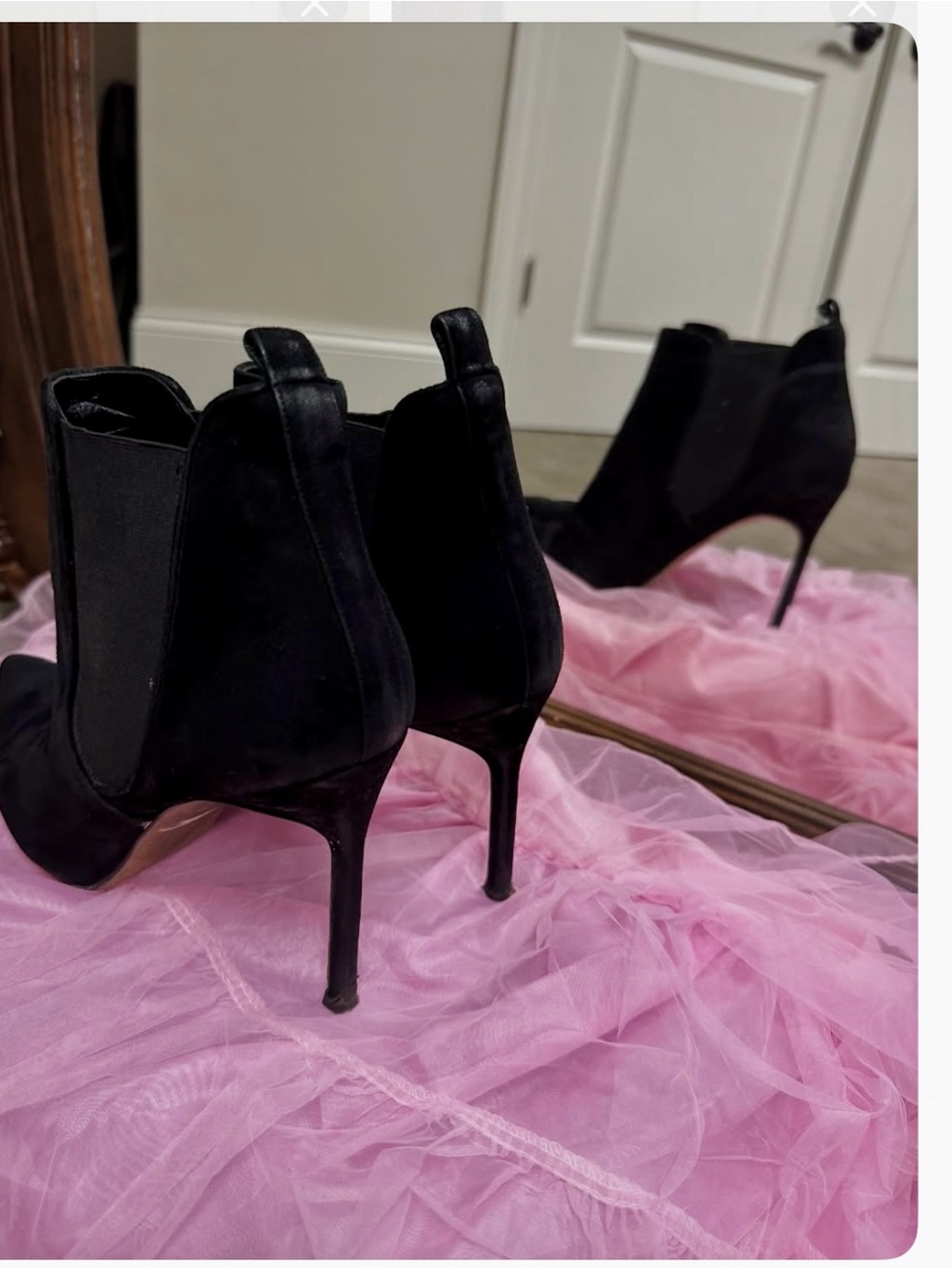 Manolo Blahnik “Dildi” Black Suede Ankle Boots - Size US 9. - Picture 3 of 3
